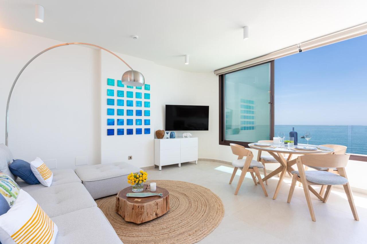 בנאלמדנה Higueron Rental Beach Club Suites מראה חיצוני תמונה