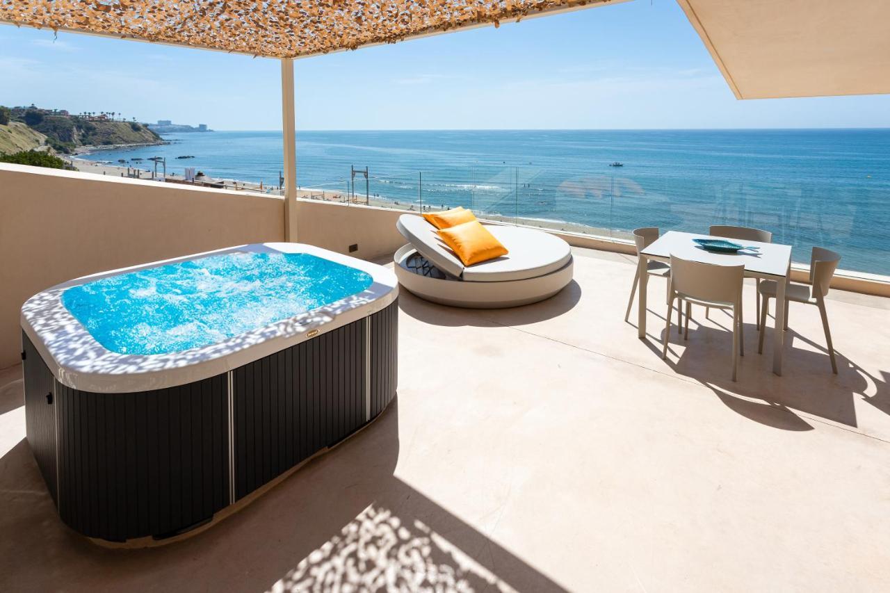 בנאלמדנה Higueron Rental Beach Club Suites מראה חיצוני תמונה