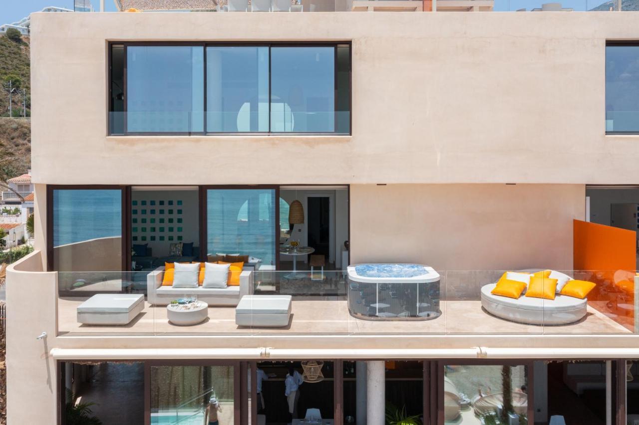 בנאלמדנה Higueron Rental Beach Club Suites מראה חיצוני תמונה