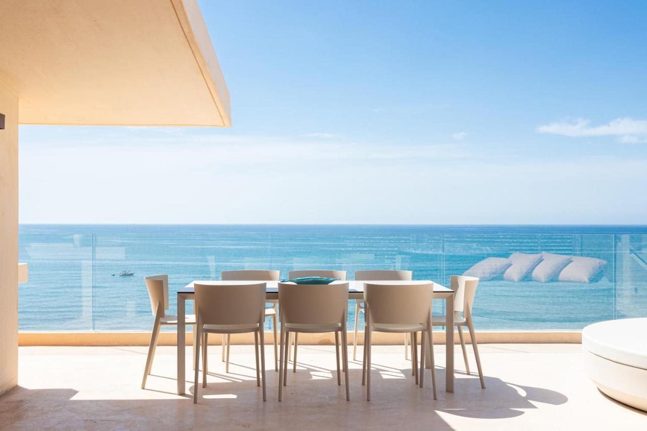 בנאלמדנה Higueron Rental Beach Club Suites מראה חיצוני תמונה