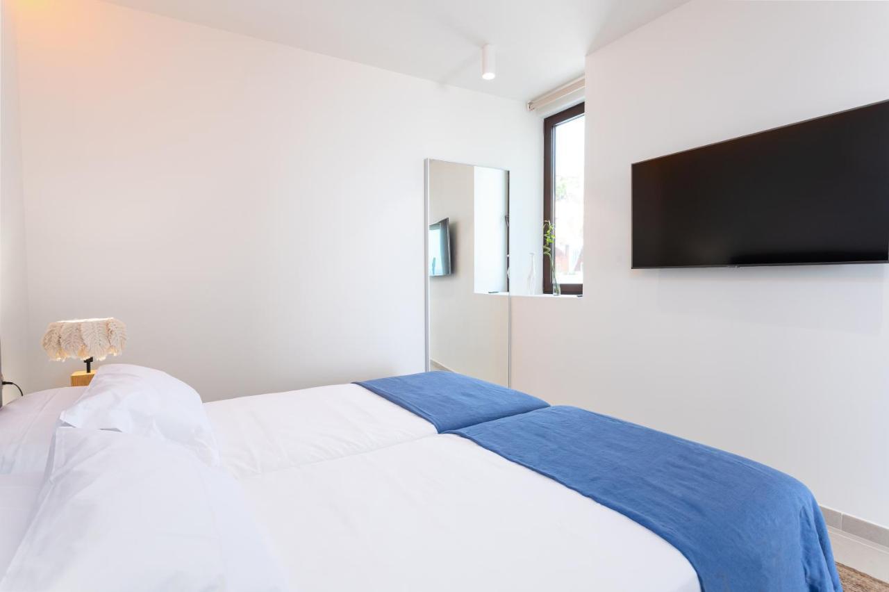 בנאלמדנה Higueron Rental Beach Club Suites מראה חיצוני תמונה