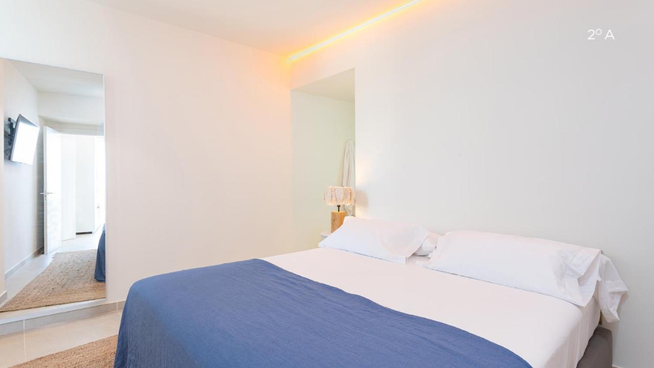בנאלמדנה Higueron Rental Beach Club Suites מראה חיצוני תמונה