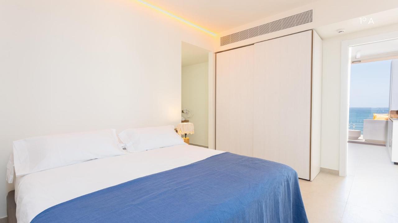 בנאלמדנה Higueron Rental Beach Club Suites מראה חיצוני תמונה