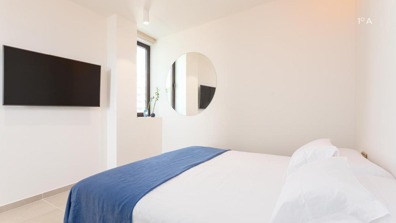 בנאלמדנה Higueron Rental Beach Club Suites מראה חיצוני תמונה