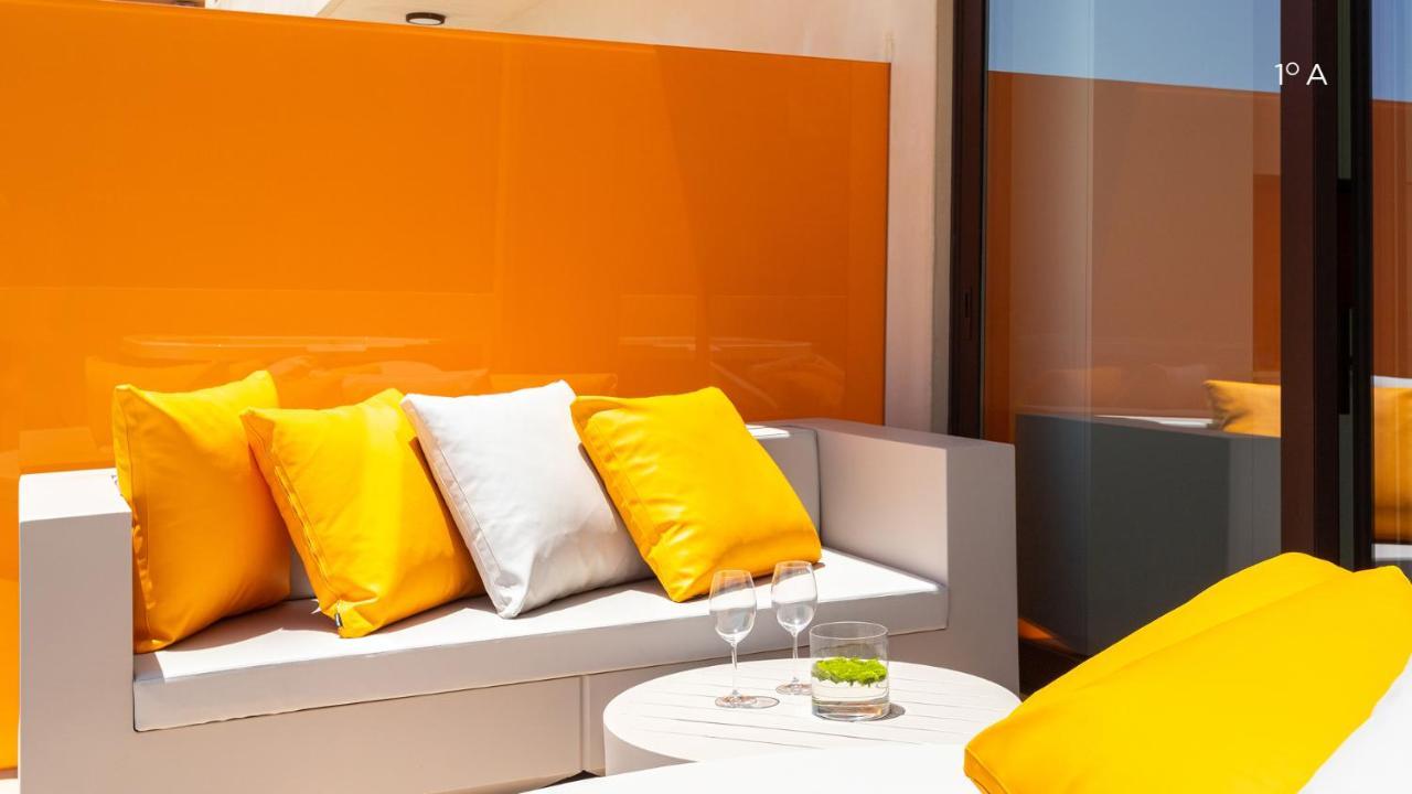 בנאלמדנה Higueron Rental Beach Club Suites מראה חיצוני תמונה