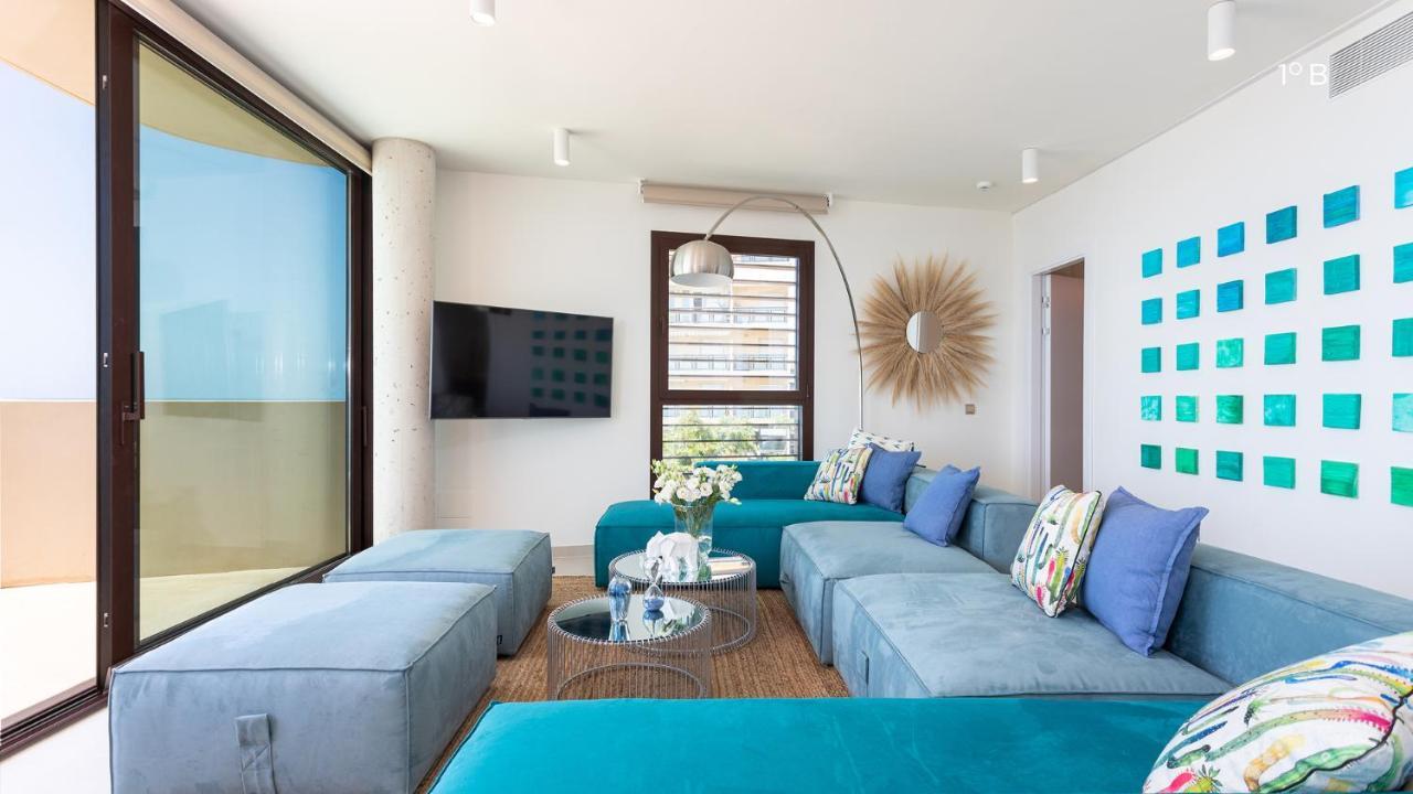 בנאלמדנה Higueron Rental Beach Club Suites מראה חיצוני תמונה