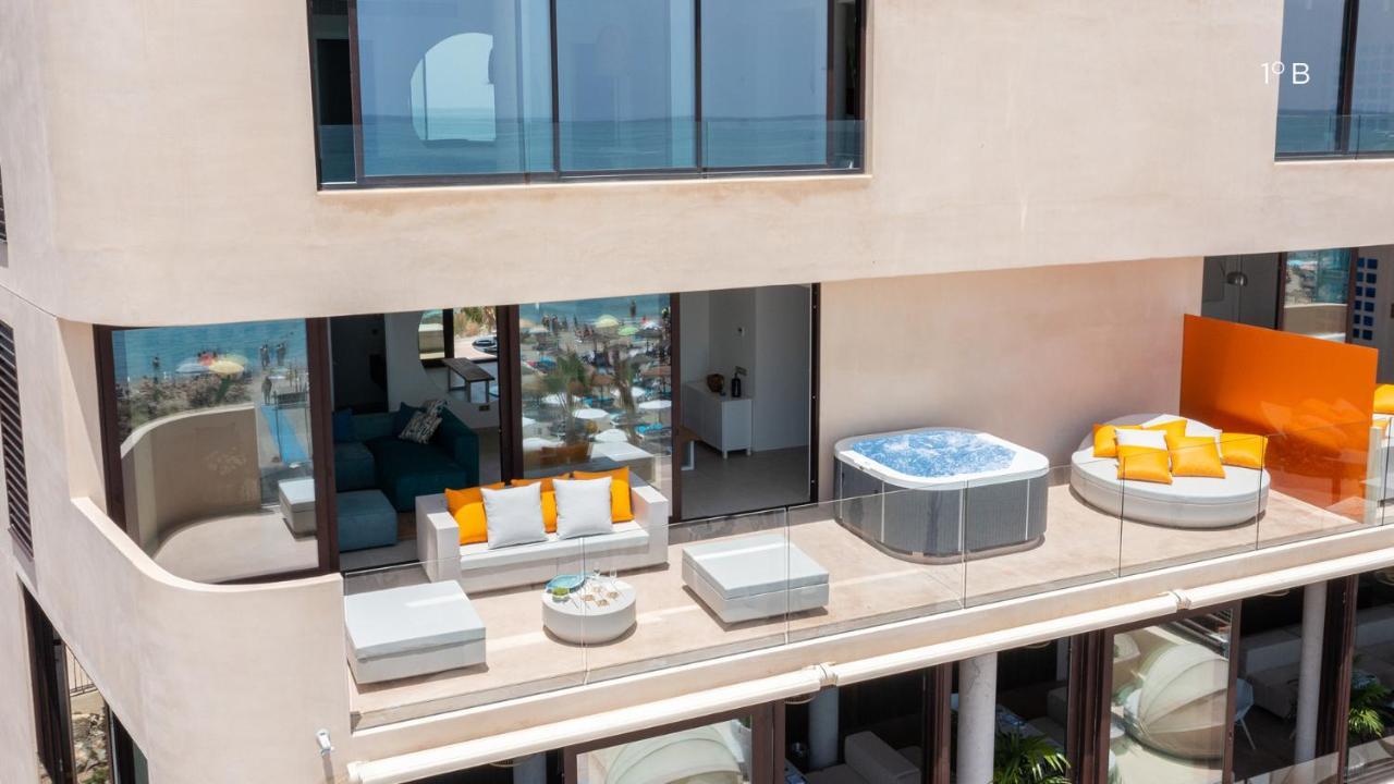 בנאלמדנה Higueron Rental Beach Club Suites מראה חיצוני תמונה
