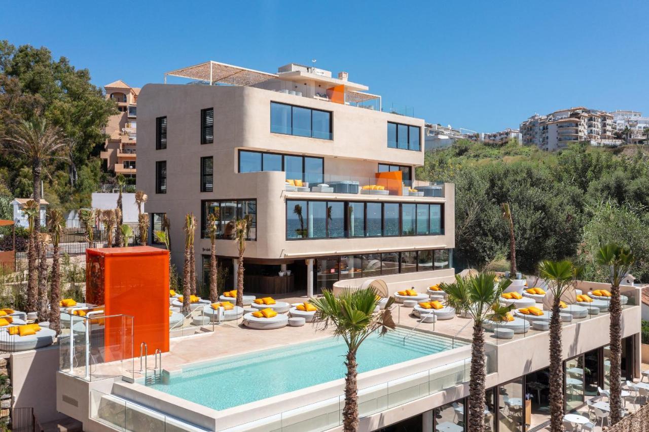 בנאלמדנה Higueron Rental Beach Club Suites מראה חיצוני תמונה