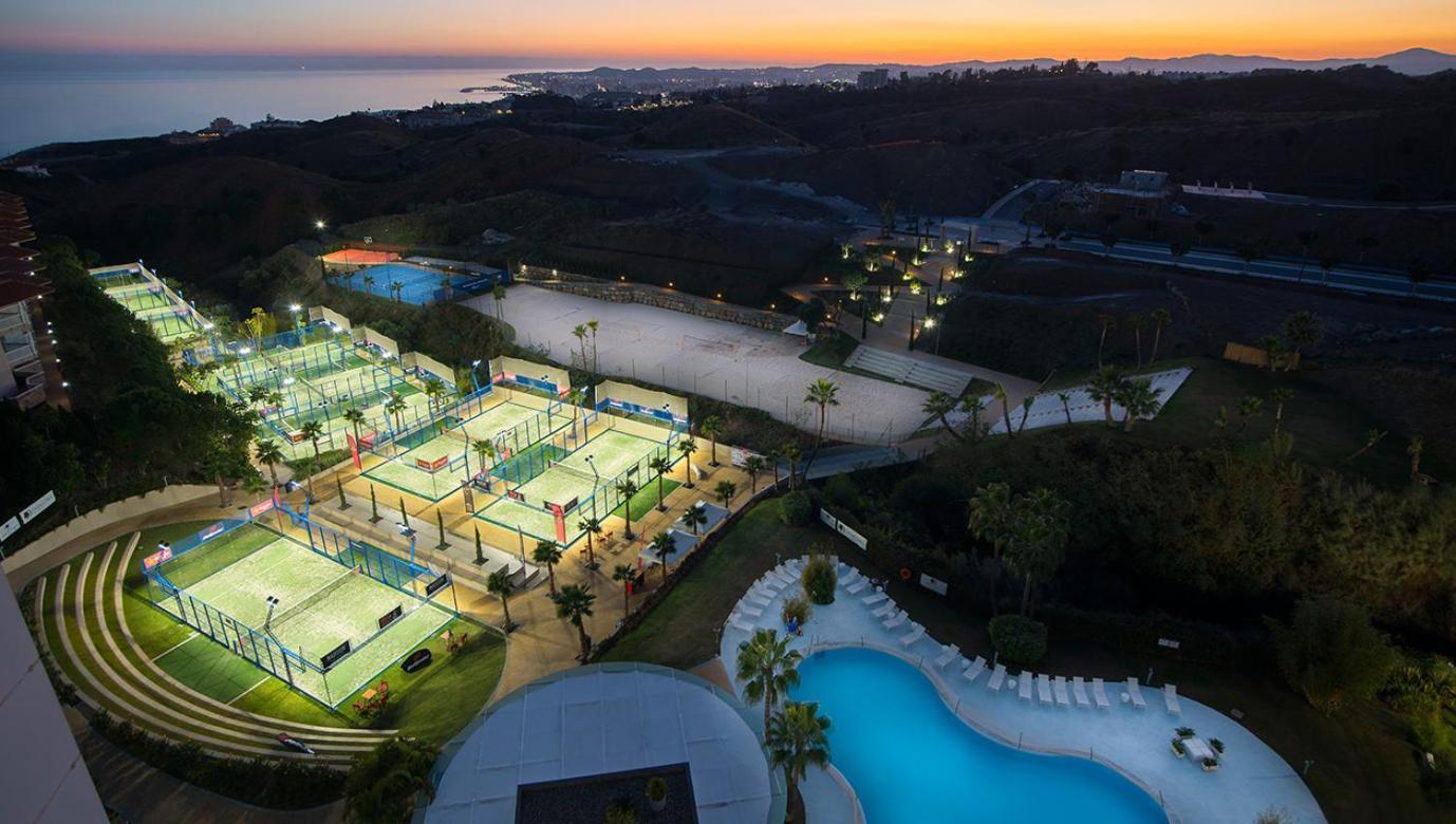 בנאלמדנה Higueron Rental Beach Club Suites מראה חיצוני תמונה